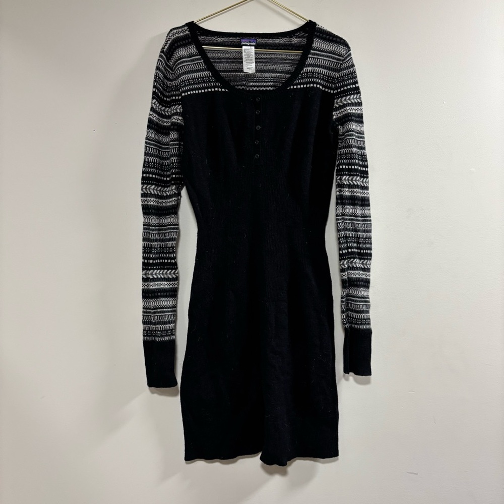 Patagonia Black and Gray sweater Dress with Cuffed Long Sleeves